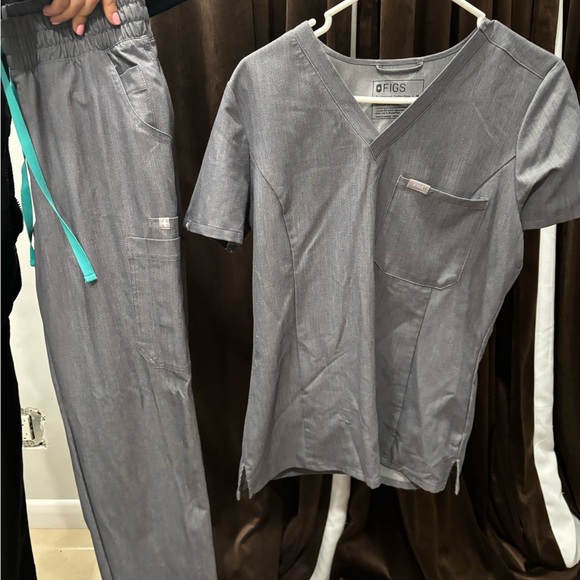 Figs Gray Scrub Set - Picture 1 of 3